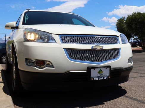 Used 2012 Chevrolet Traverse LT FWD image 18