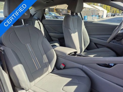 Used 2025 Hyundai Elantra SEL image 34