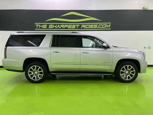 Used 2016 GMC Yukon XL Denali AWD/4WD image 11