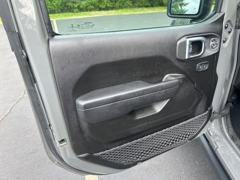 Used 2022 Jeep Gladiator Mojave AWD/4WD image 12
