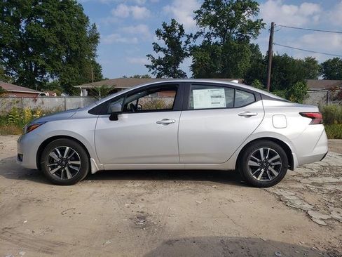 New 2025 Nissan Versa SV w/ Trunk Package image 3