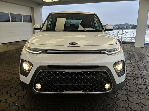 Used 2020 Kia Soul EX image 3