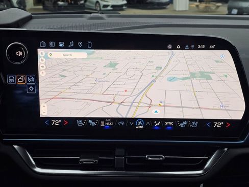 New 2026 Chevrolet Equinox EV LT w/ Convenience Package II FWD image 15