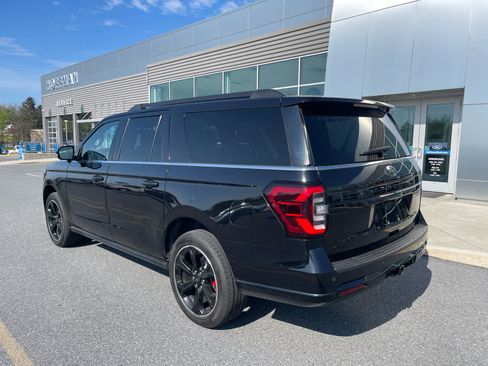 Used 2023 Ford Expedition Max Limited image 3