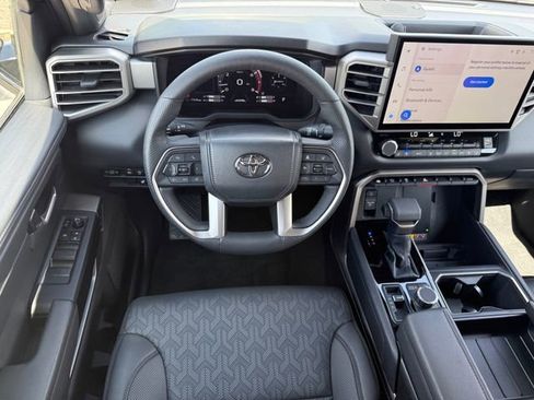 Used 2025 Toyota Tundra Limited image 28