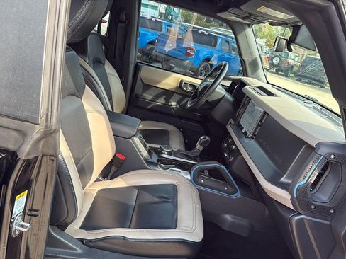 Used 2024 Ford Bronco Wildtrak image 14