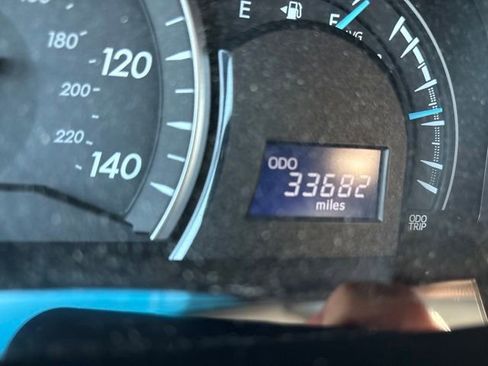 Used 2015 Toyota Camry LE FWD image 11