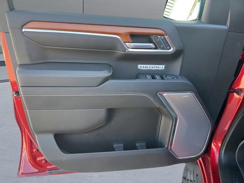 Used 2022 GMC Sierra 1500 Denali AWD/4WD image 13