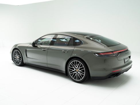 Certified 2023 Porsche Panamera 4 Platinum Edition image 3