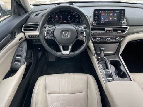 Certified 2018 Honda Accord Touring image 2