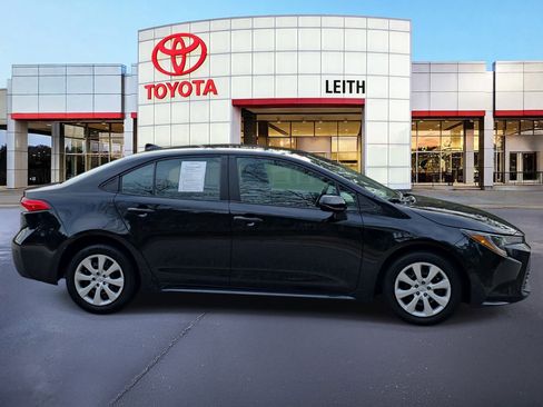 Used 2024 Toyota Corolla LE image 4