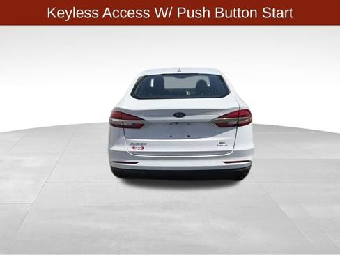 Used 2020 Ford Fusion SE FWD image 6