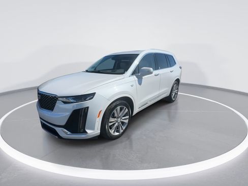 Used 2024 Cadillac XT6 Premium Luxury w/ Technology Package AWD/4WD image 4