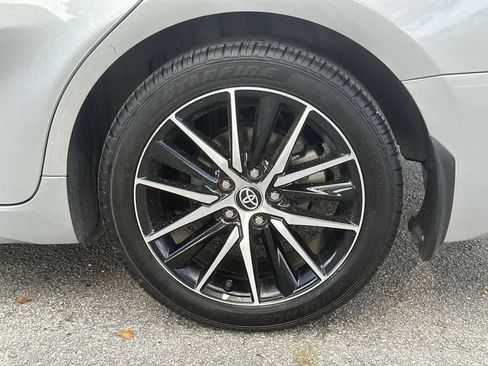 Used 2024 Toyota Camry SE image 11