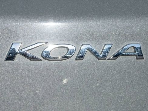 Used 2023 Hyundai Kona SE image 5