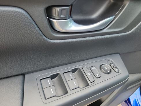 Used 2025 Honda CR-V LX image 20