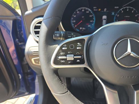 Used 2020 Mercedes-Benz GLC 300 4MATIC image 34