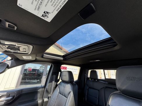 Used 2020 Chevrolet Silverado 1500 High Country w/ Technology Package image 21