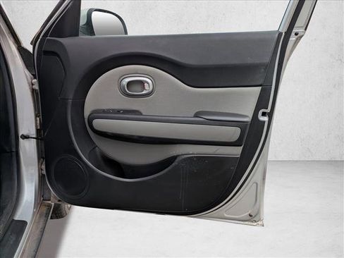 Used 2017 Kia Soul Base image 16