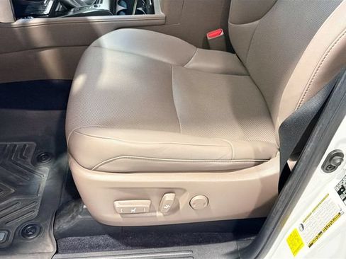 Used 2021 Lexus GX 460 Premium w/ Premium Package AWD/4WD image 17