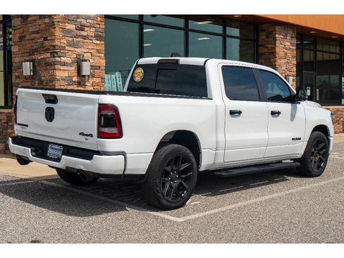 Used 2024 RAM 1500 Laramie AWD/4WD image 2