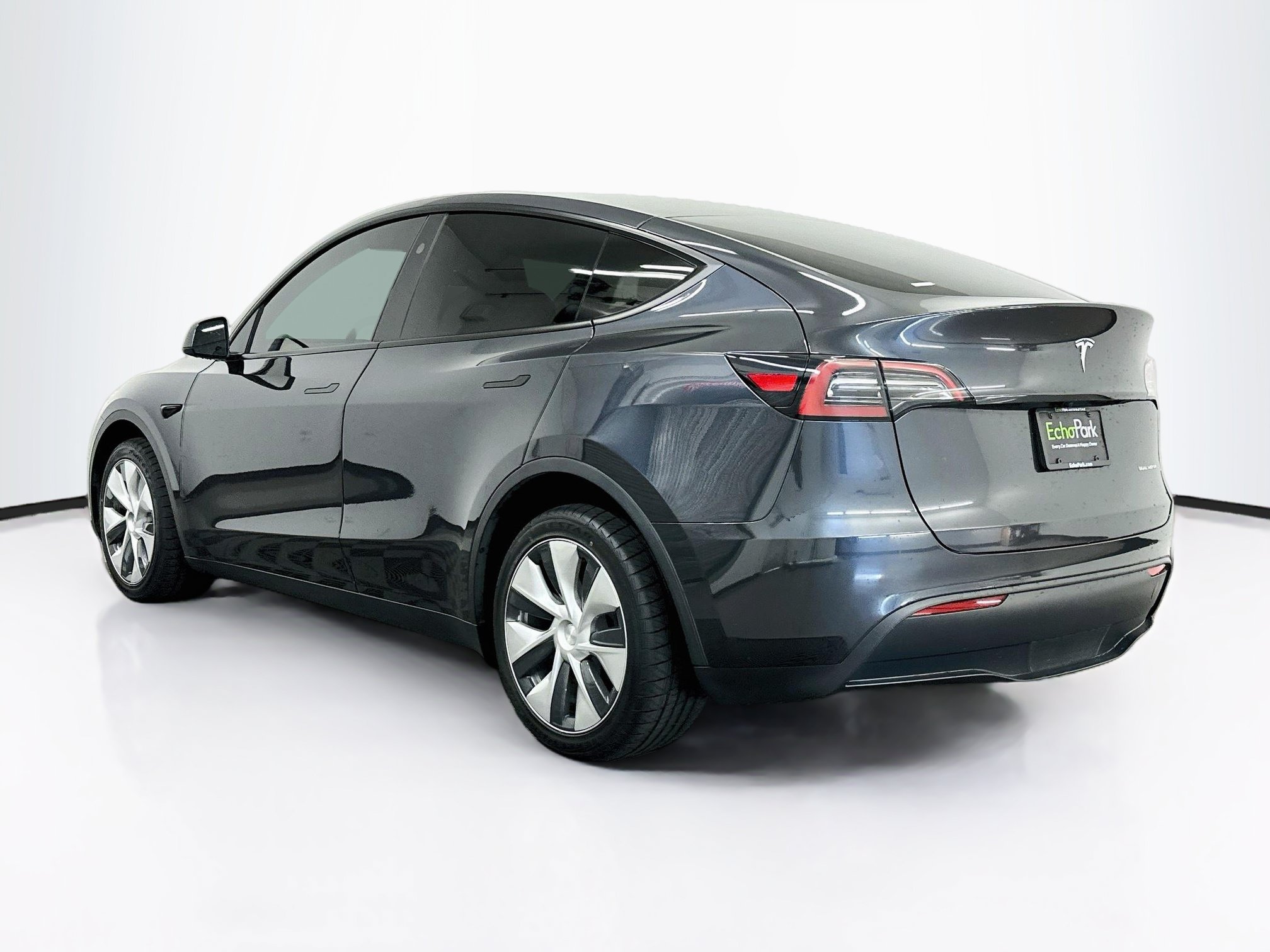 Used 2024 Tesla Model Y Long Range AWD/4WD image 5