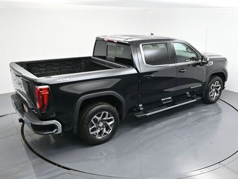 New 2026 GMC Sierra 1500 SLE w/ Preferred Package image 5