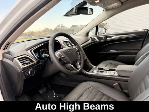 Used 2017 Ford Fusion SE w/ Equipment Group 602A image 14