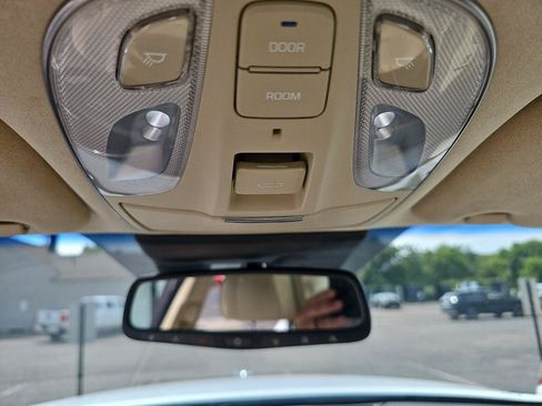 Used 2014 Hyundai Equus Signature RWD image 18