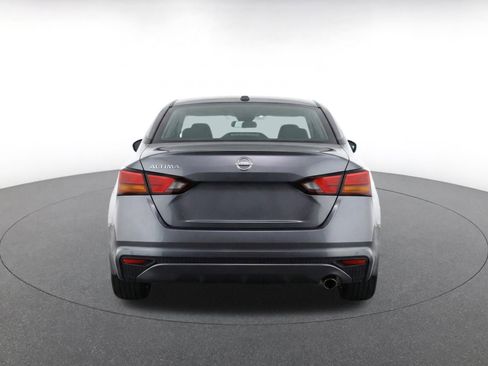 Used 2025 Nissan Altima 2.5 SV FWD image 8