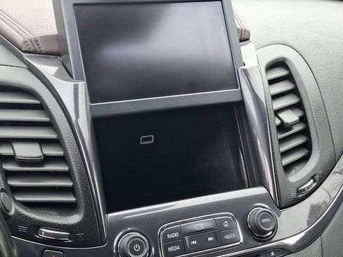 Used 2015 Chevrolet Impala LT image 23