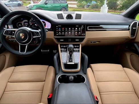 Used 2023 Porsche Cayenne S image 15