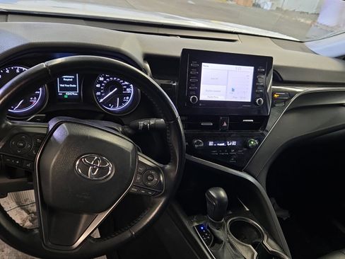 Used 2023 Toyota Camry SE image 10