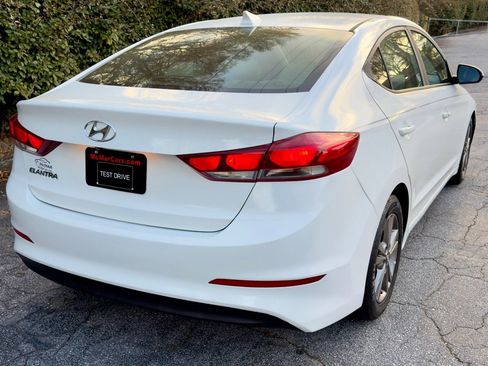 Used 2017 Hyundai Elantra SE w/ SE A/T Tech Package 03 image 6