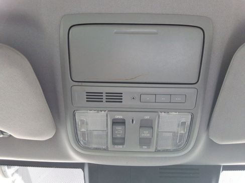 Used 2018 Honda CR-V Touring image 19