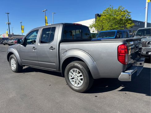 Used 2019 Nissan Frontier SV image 6