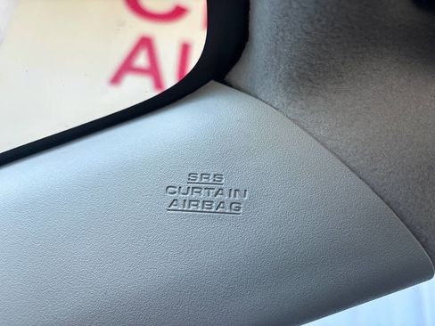 Used 2011 Toyota Matrix FWD image 17
