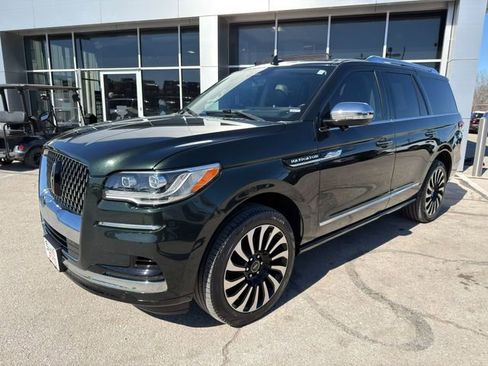 Used 2022 Lincoln Navigator Black Label image 3