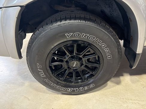 Used 2004 Toyota Tundra SR5 AWD/4WD image 2