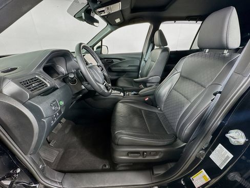 Used 2023 Honda Passport Elite image 12