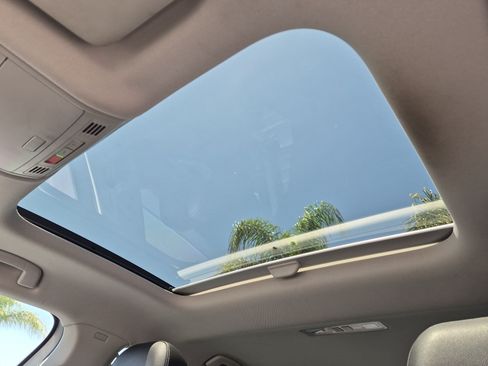 Used 2022 Volkswagen Jetta SE w/ Panoramic Sunroof Package FWD image 27