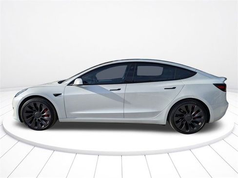 Used 2022 Tesla Model 3 Performance image 7