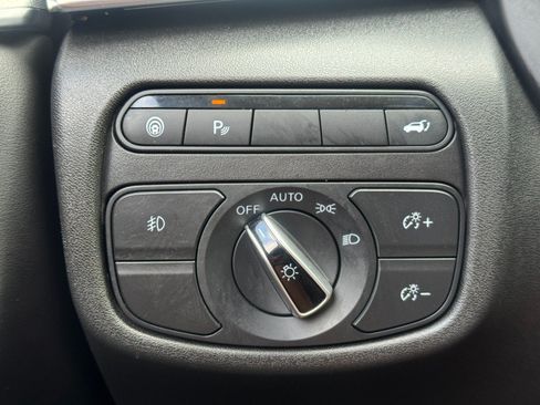Used 2019 INFINITI QX50 Essential w/ Premium Heat Package FWD image 18