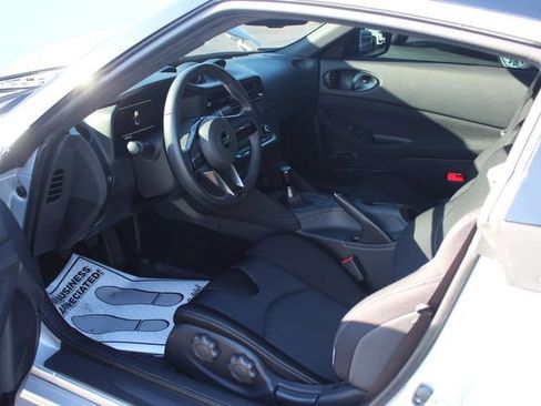Used 2025 Nissan Z Sport w/ Floor Mat Package image 18