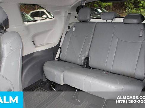 Used 2021 Toyota Sienna Limited FWD image 19