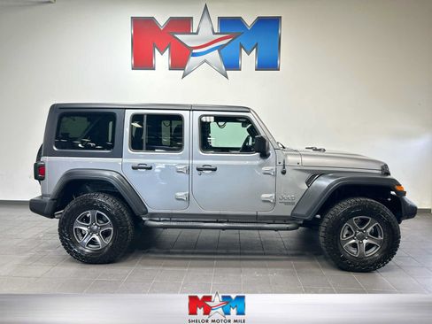 Used 2018 Jeep Wrangler Unlimited Sport S AWD/4WD image 1