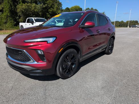 Used 2024 Buick Encore GX Sport Touring image 1