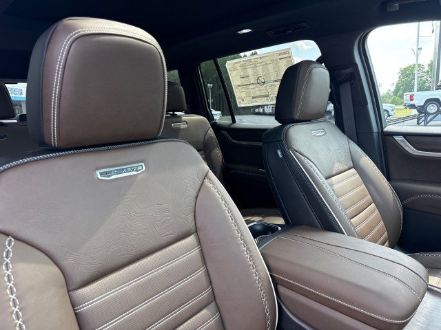 New 2026 GMC Acadia Denali Ultimate FWD image 11