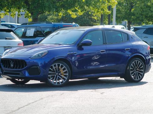 Used 2023 Maserati Grecale Modena AWD/4WD image 13