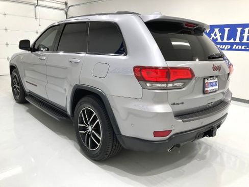 Used 2017 Jeep Grand Cherokee Trailhawk w/ Trailhawk Luxury Group AWD/4WD image 11
